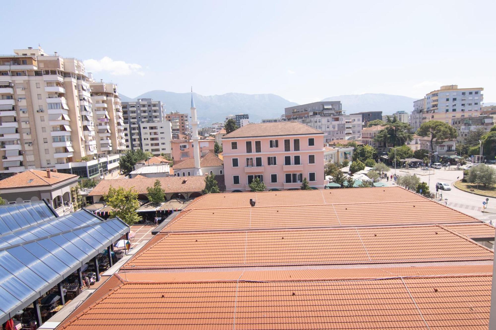 Tirana Central Apartment Екстер'єр фото